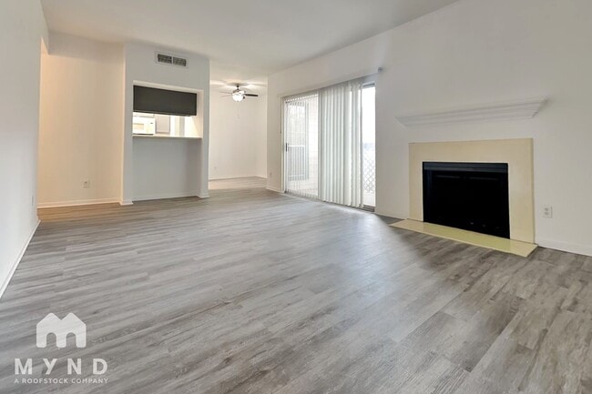 Photo - 6500 Harbor Town Dr