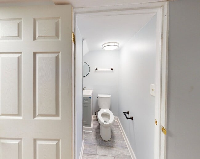 Photo - Fully Renovated 4BR/1.5BA on Science Hill | New Everything | Steps to Yale Unidad 1 (Garden)