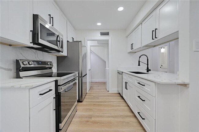 Photo - 3511 Alpine Cir Unit 4