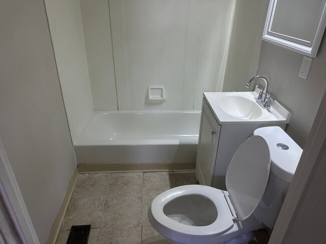 Photo - 6553 Newman Ave