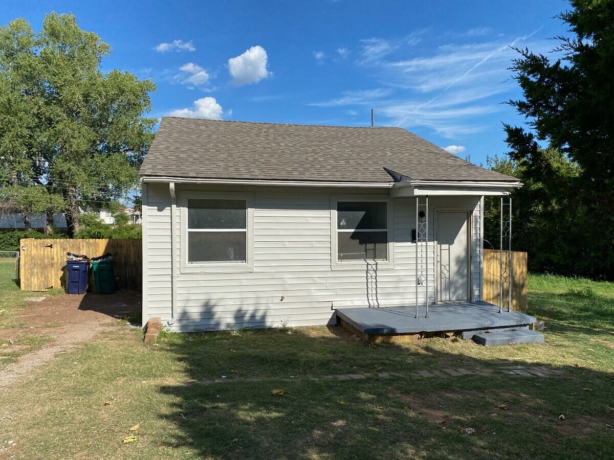 Photo - 2000 Peachtree Ave