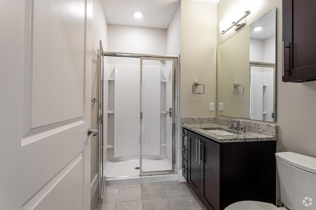 1 BR, 1 BA - 837 SF
