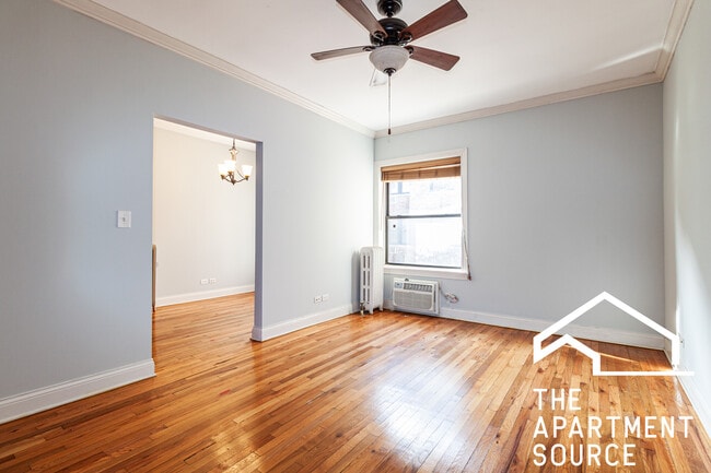 Photo - 736 W Addison St