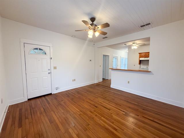 Photo - 310 E Parks Ave