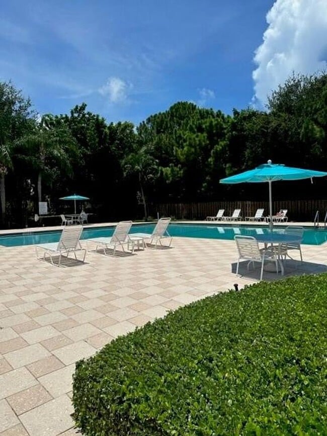 Photo - 406 Buttonwood Pl
