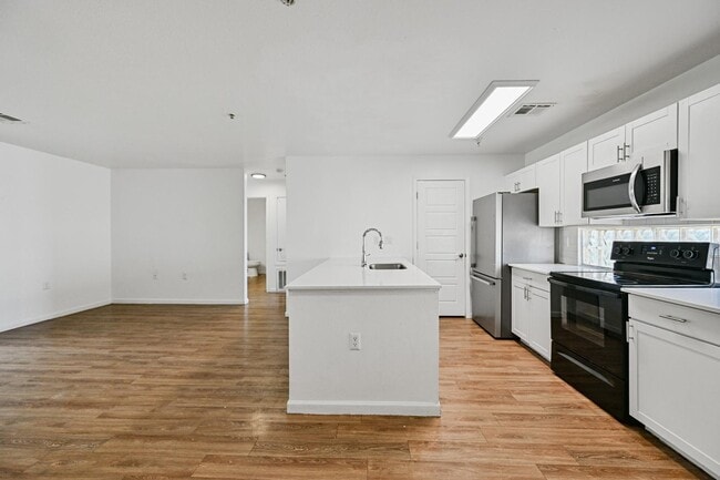 Photo - 3065 N 67th Ave Unidad Apt 227