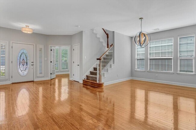 Photo - 629 12 Oaks Ln