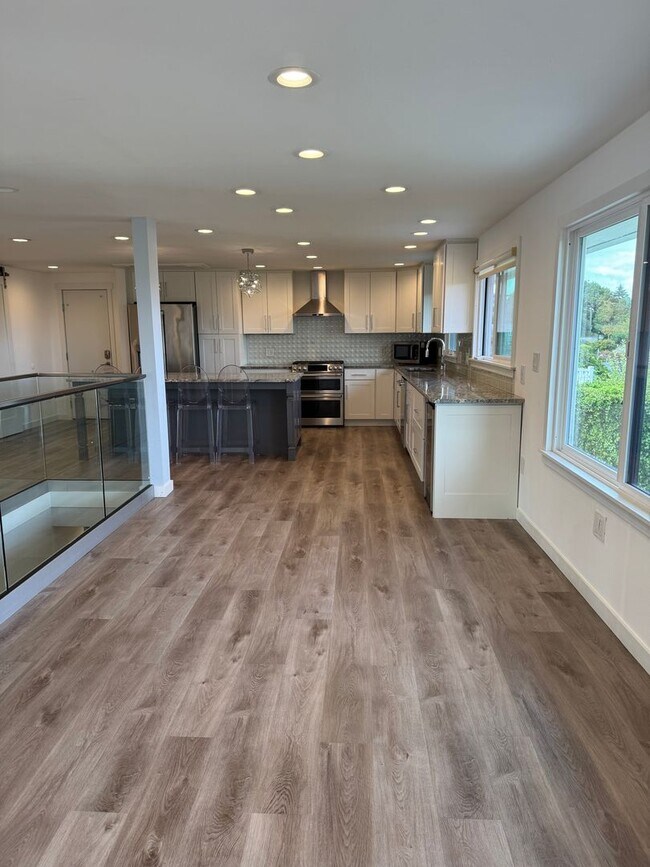 Photo - 4Bd/3Ba Seattle House