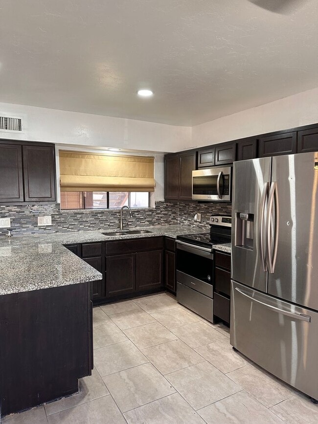Photo - Woodbridge1720 Unit Woodbridge1720-