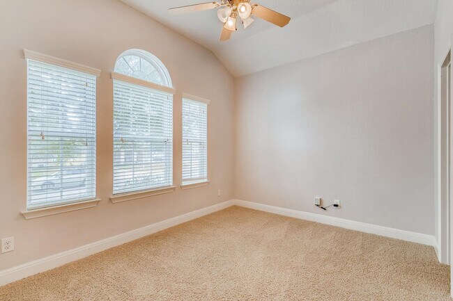 Photo - 3BR/3 Bath with Upstairs Bonus Room in Cib...