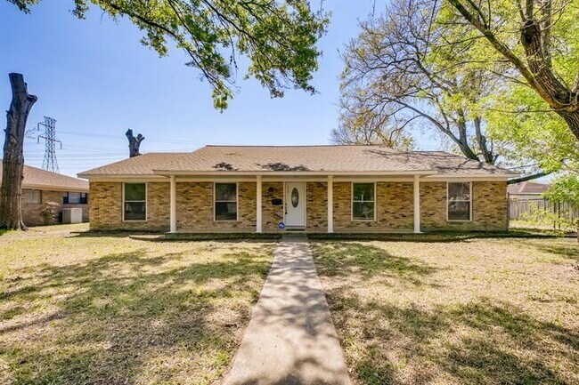 Photo - 8127 Twin Hills Dr House