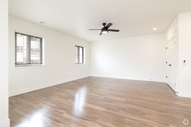 3BR, 2BA - 1525SF