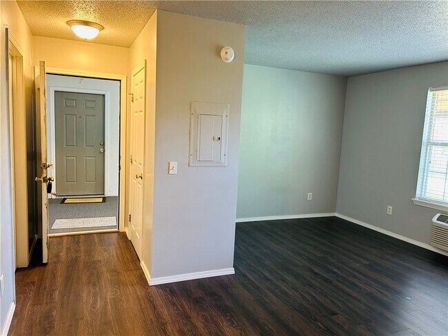 3701 W Cedar St Unit 1