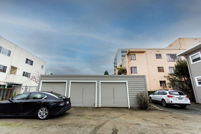 Photo - 2329 Parker St Unit parker