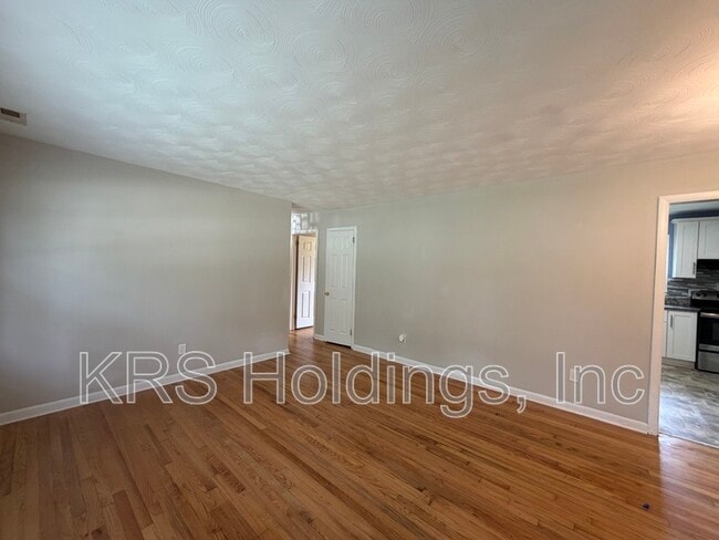 Photo - 105 Janet Dr