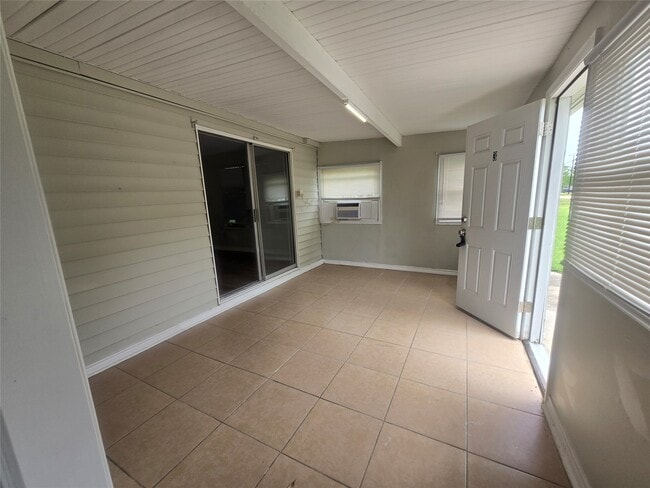 Building Photo - 202 N Logan St