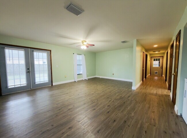 Photo - Large 2 Bedroom PSJ
