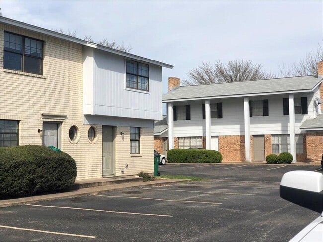 Building Photo - 202 Dahlberg Blvd Unit 8 Rental
