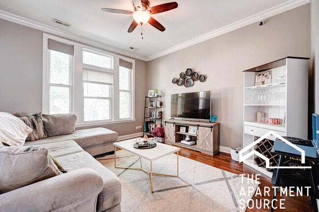 Photo - 1341 W Fletcher St Unidad 2