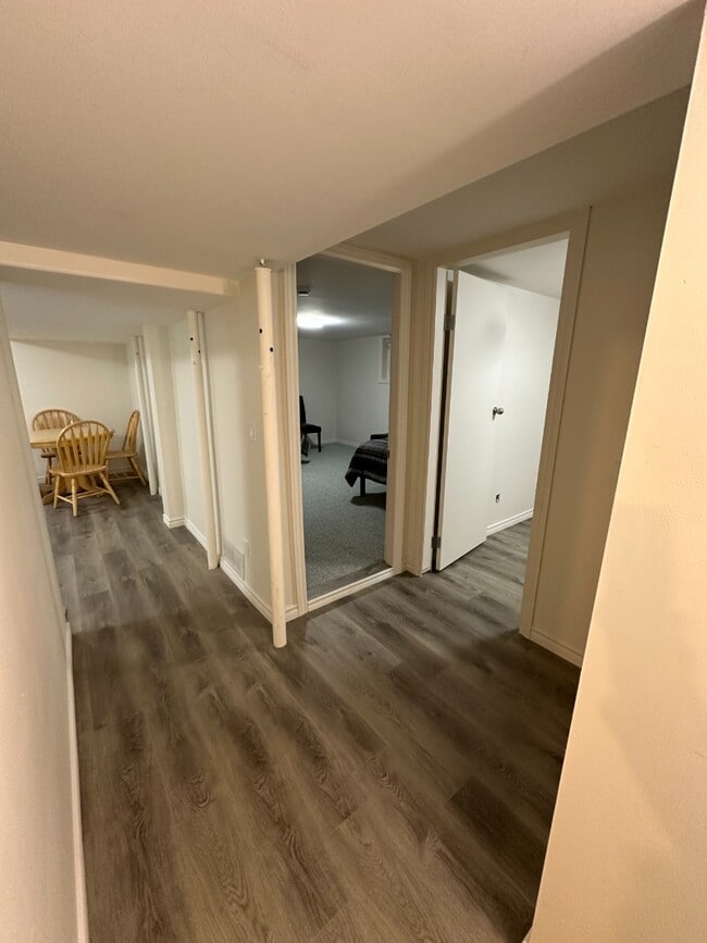 Building Photo - Charming Semi-Furnished 2 Bed / 1 Bath Bas...