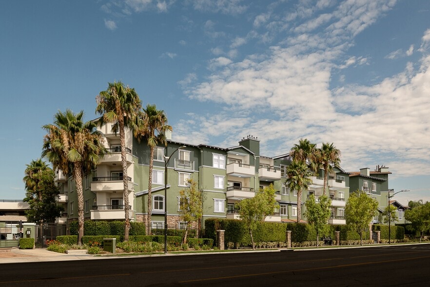 Atrio Burbank Apartments