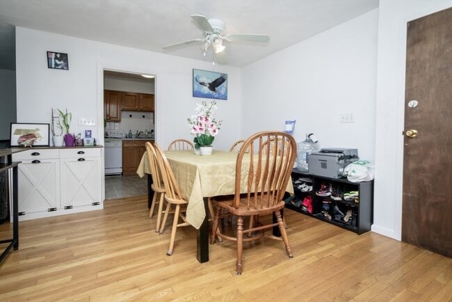 Photo - 245 Lafayette St Unidad 2D