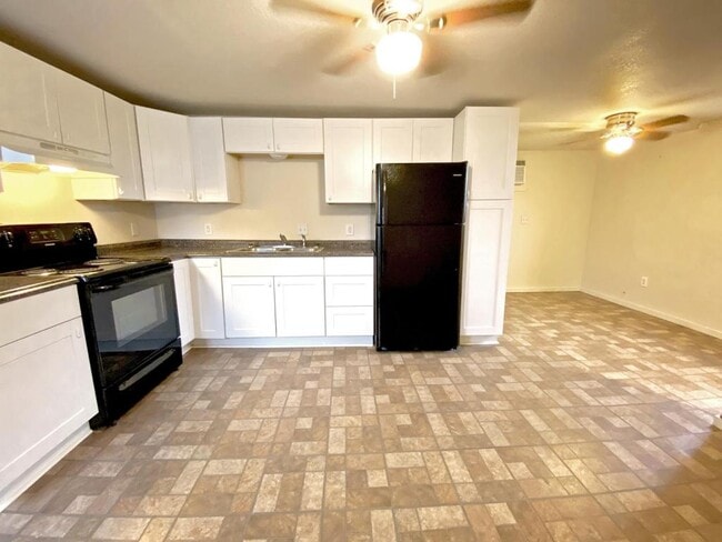 Building Photo - 10606 County Rd 1020