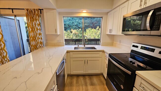 Photo - 7964 Mission Center Ct Unidad A