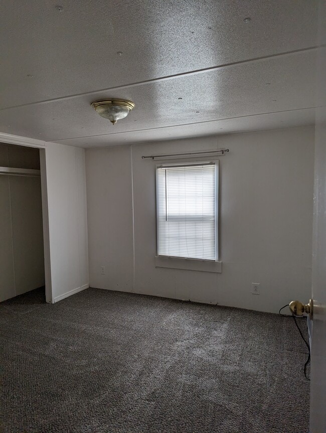 Photo - 2490 Poole Way