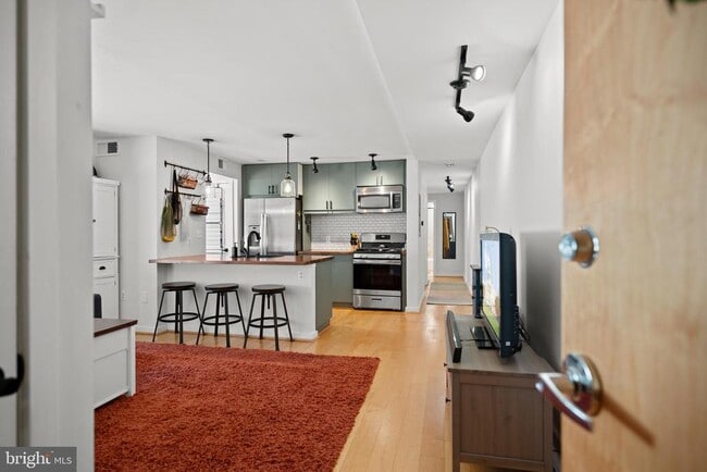 Building Photo - 1439 Chapin St NW Unit 103