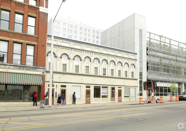 Photo - 13-17 S Division Ave