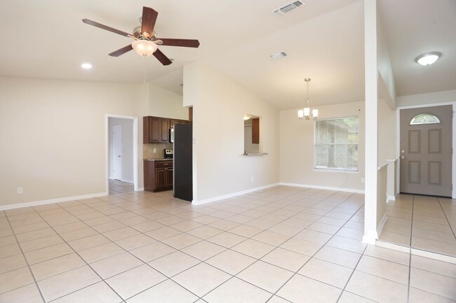 8226 Creekline Dr