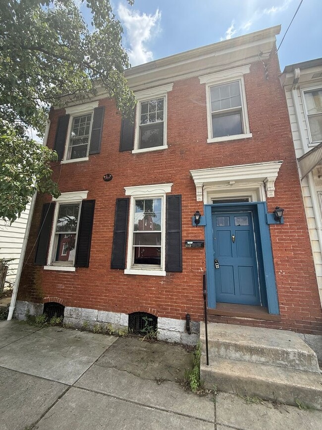 Building Photo - Spacious 6-Bedroom Home for Rent – $2,750/Month + Utilities