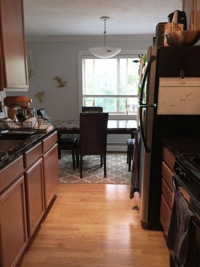 Modern kitchen with stainless steel appliances, dishwasher included. - 3540 Hennepin Avenue Unidad #307