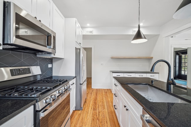 Photo - 1928 Harrison St Unidad 1