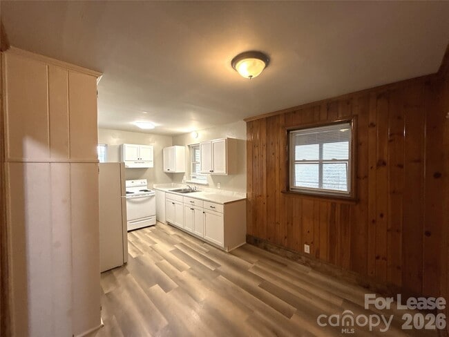 Photo - 2000 Weststone Dr