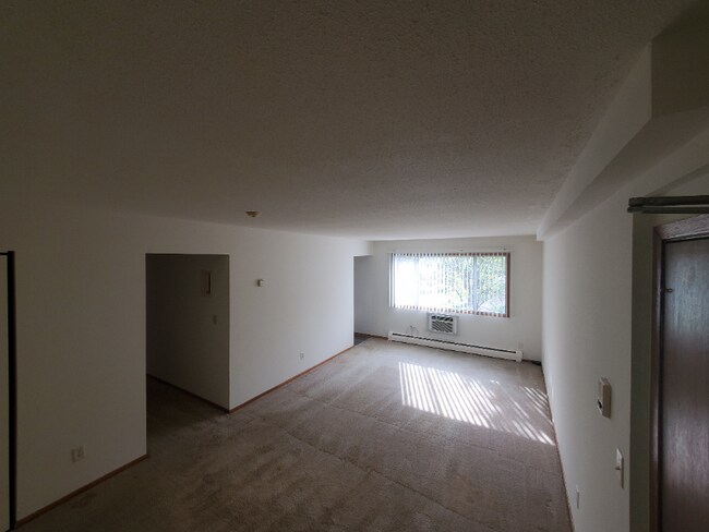 Photo - 1086 Como Pl