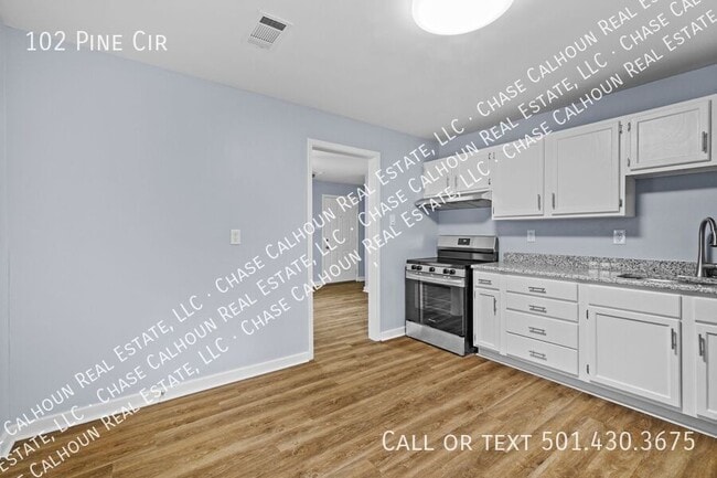 Photo - 102 Pine Cir