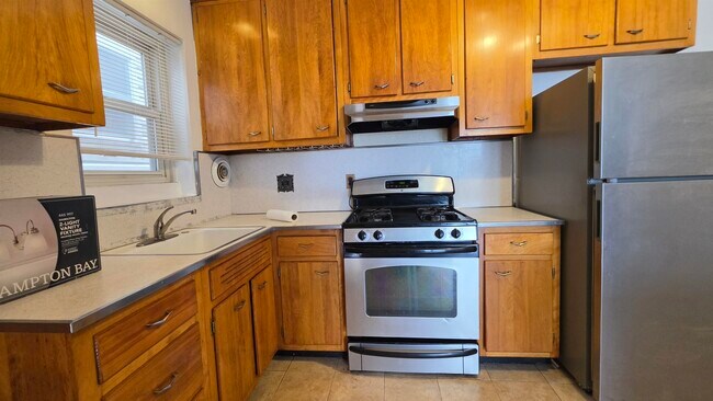 Photo - 139 Poplar St Unit 2