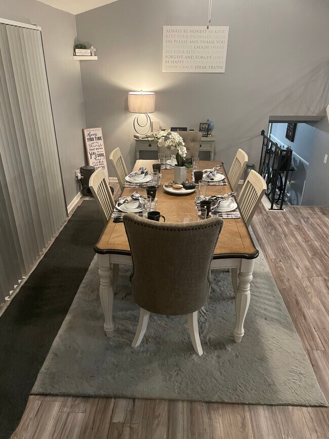 Photo - 5696 Falkirk Rd