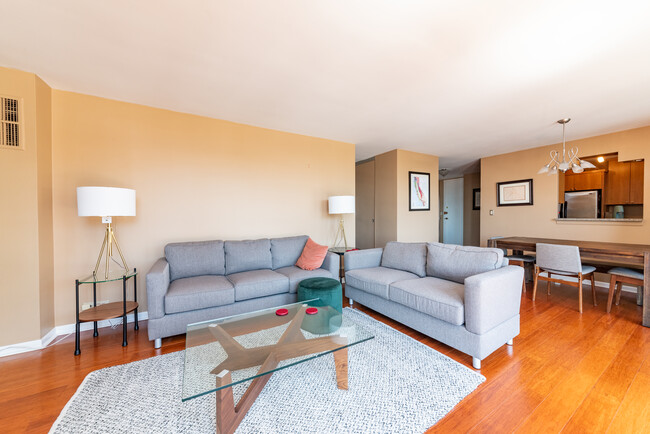 Photo - 1660 N La Salle Dr Condo Unit 902