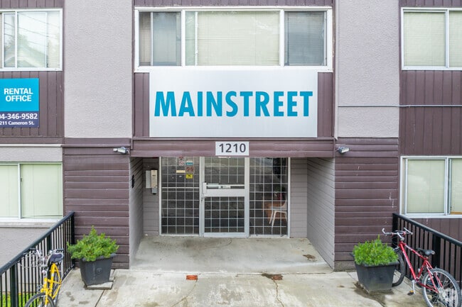 Entrance - Cameron Manor