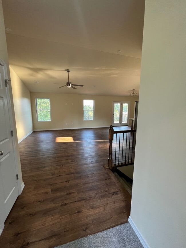 Photo - 192 Oak Hl Holw