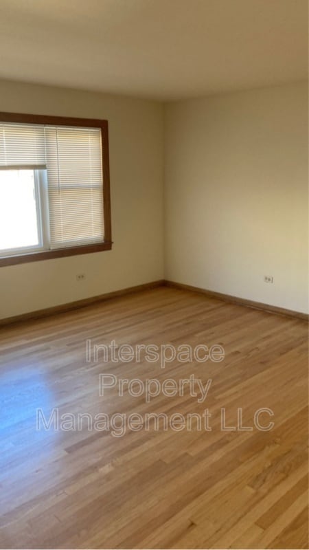 10126 S Pulaski Rd