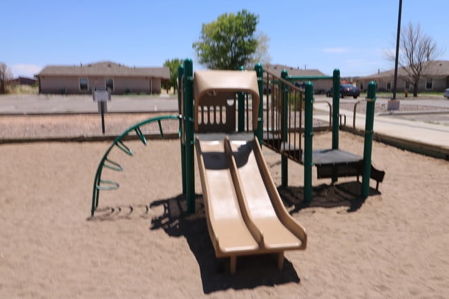 Photo - White Mesa Apts