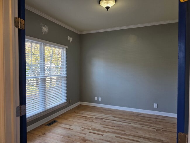 Photo - 4 Bedroom! Walk to Jim Warren Park, Franklin TN