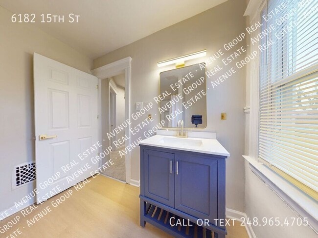6182 15th St