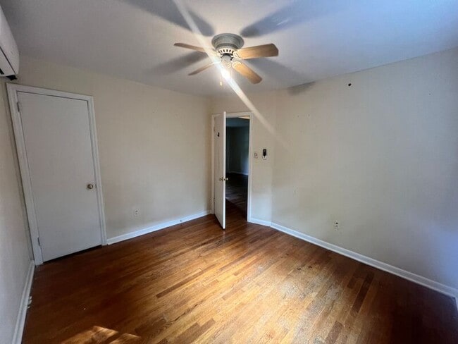 Photo - 408-410 Dobson St