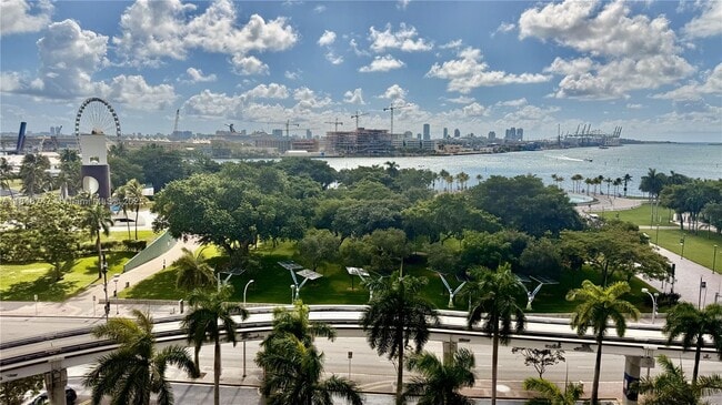 Building Photo - 50 Biscayne Blvd Unit 907 Rental