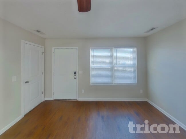 Photo - 916 Coolidge Ct